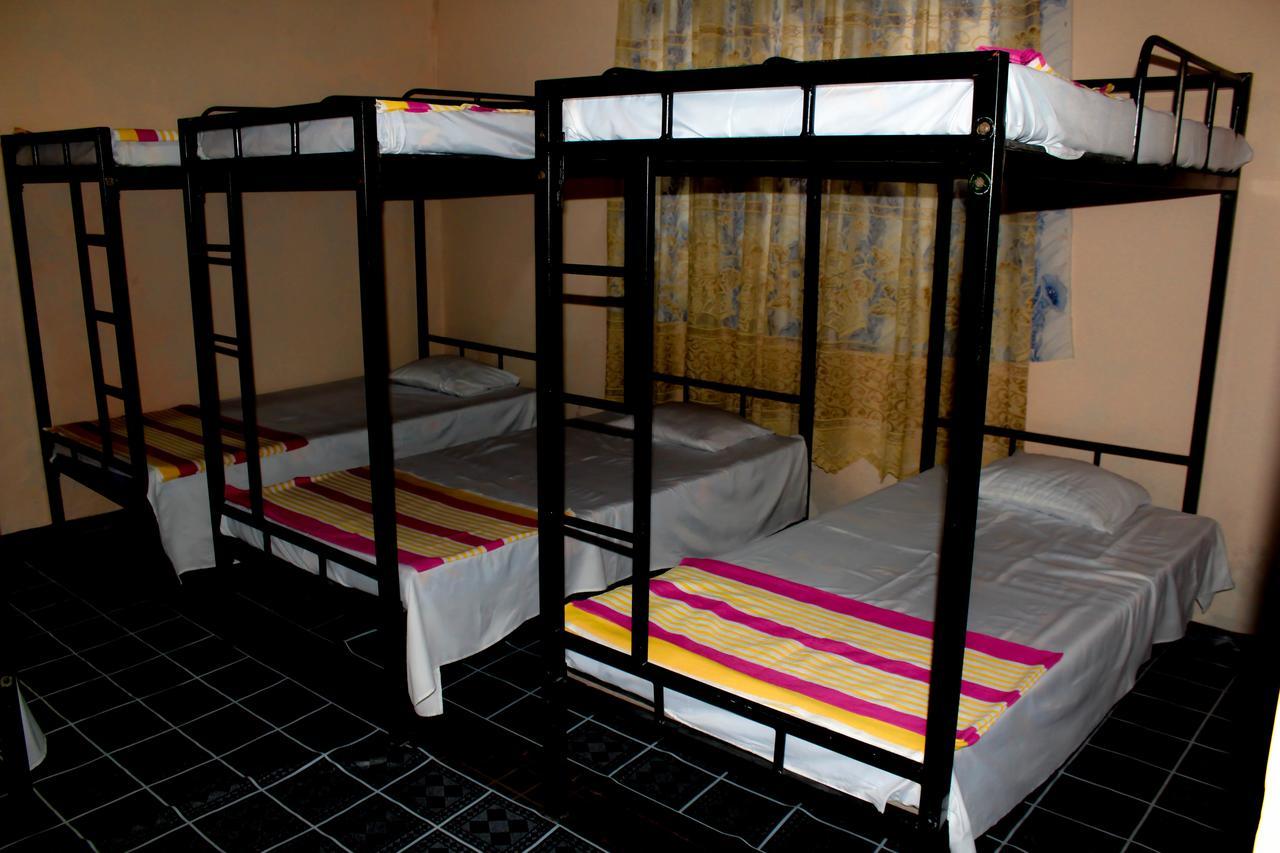 J Hostel Kandy Exterior photo